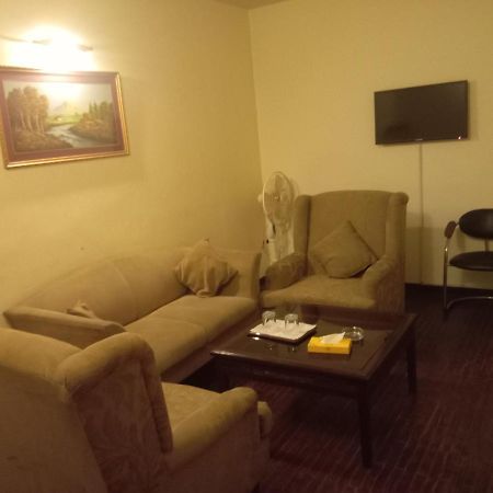 Hotel Shalimar Равалпинди Екстериор снимка
